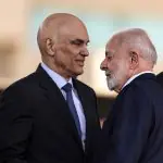 Os ministros do STF, Gilmar Mendes e Alexandre de Moraes, o presidente Luiz Inácio Lula da Silva e o Procurador-Geral da República, Paulo Gonet, em Brasília | Foto: Marcelo Camargo/Agência Brasil