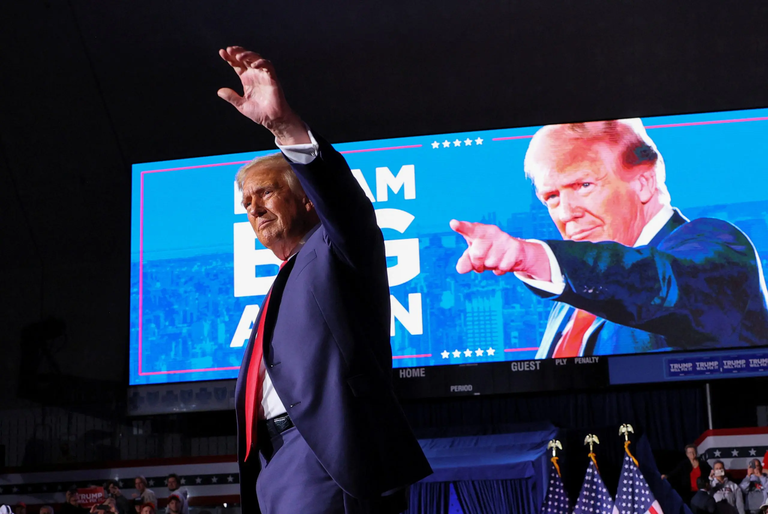 Donald Trump, em comício de campanha na Van Andel Arena, em Grand Rapids, Michigan - 5/11/2024| Foto: Brian Snyder/Reuters
