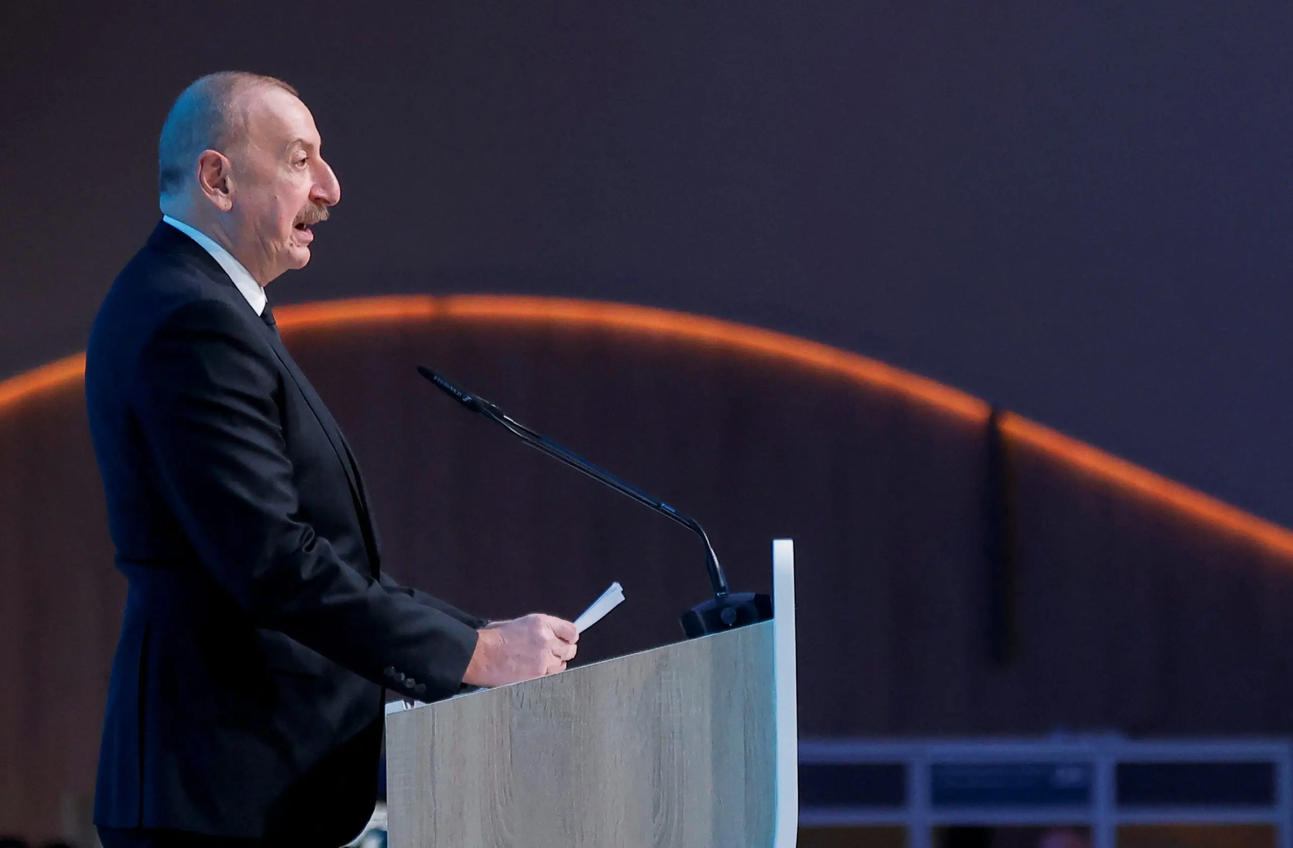 O presidente do Azerbaijão, Ilham Aliyev, fala na cerimônia de abertura da COP29 em Baku, Azerbaijão (12/11/2024) | Foto: REUTERS/Maxim Shemetov