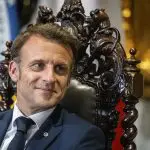 Em destaque, presidente da França, Emmanuel Macron, em visita ao Senado do Brasil