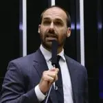PT; Eduardo Bolsonaro condenou a prisão de dois brasileiros acusados pelo 8 de janeiro, que estavam exilados na Argentina | Foto: Cleia Viana/Câmara dos Deputados