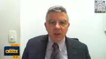 O procurador de Justiça veste terno preto