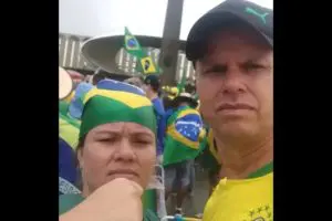 Alessandra Faria Rondon (à esq.) e seu companheiro Joelton Gusmão de Oliveira (à dir.) foram condenados a 17 anos de prisão cada