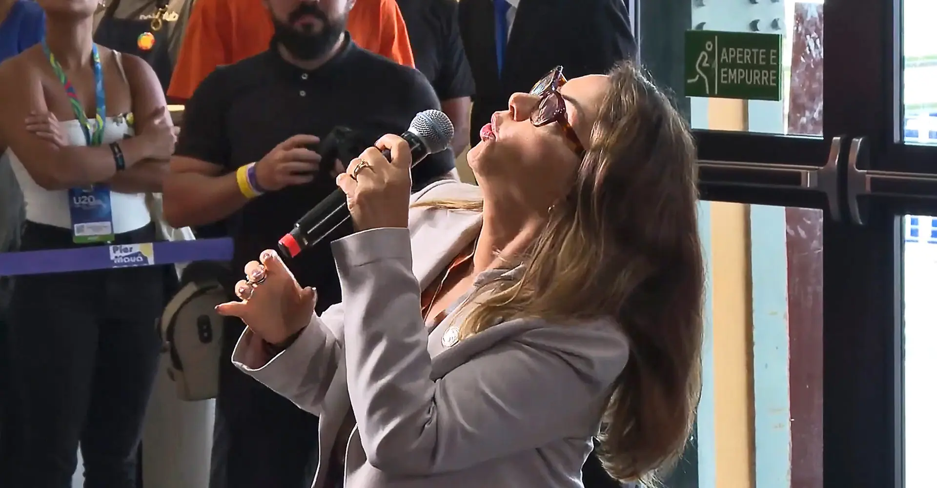 Janja, em evento paralelo ao G20, xinga Elon Musk