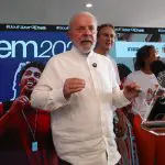O presidente Lula, acompanhado do ministro da Educação, Camilo Santana, e do presidente do Inep, Manuel Palácios, visitam a sala de monitoramento do Enem, Inep, em Brasília - 3/11/2024 | Foto: Wilton Junior/Estadão Conteúdo