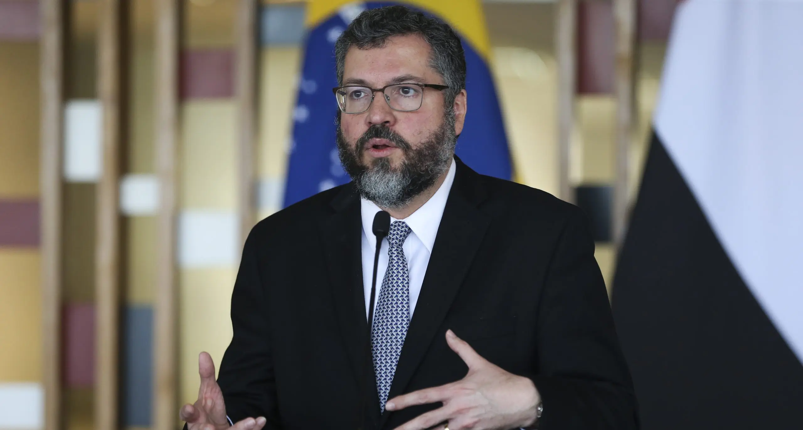 Ernesto Araújo afirma que o Brasil ‘se alinha como um ator secundário dentro de um bloco totalitário, comandado por China e Irã’ | Foto: José Cruz/Agência Brasil
