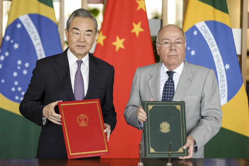 Mauro Vieira e Wang Yi