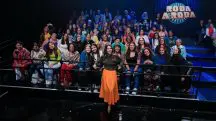 Rebeca Abravanel no comando do programa Roda a Roda, no SBT