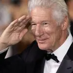 Richard Gere participa do 81º Festival Internacional de Cinema de Veneza, na Itália | Foto: Harald Krichel/Wikimedia Commons