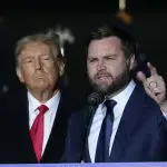 O futuro vice-presidente dos Estados Unidos, JD Vance, discursou ao lado de Donald Trump
