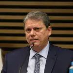 Em contrapartida, Tarcísio de Freitas reduziu as aulas de geografia no ensino médio | Foto: Rovena Rosa/Agência Brasil