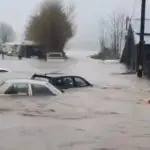 Tempestade Bert causa inundação de ruas no Reino Unido