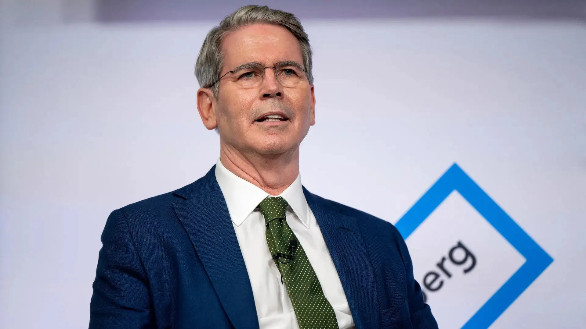Scott Bessent, escolhido por Trump para assumir a secretaria do Tesouro, é casado há 13 anos com o ex-advogado John Freeman | Foto: Reprodução/Twitter/X