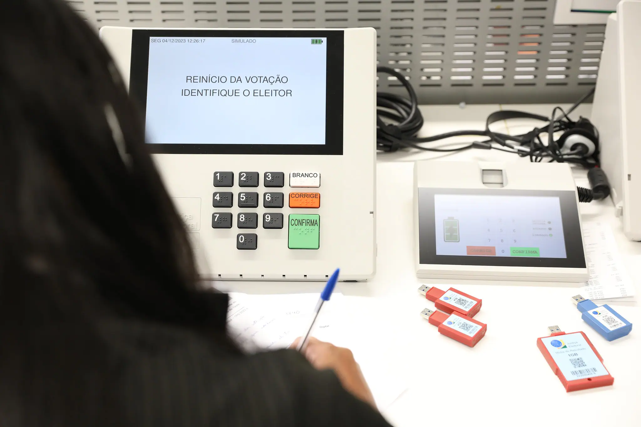 Urna eletrônica gera discussão sobre a necessidade do voto impresso