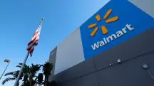 O Walmart vai remover todos os produtos sexuais ou transgêneros comercializados para crianças | Foto: Reprodução/Twitter/X