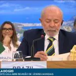 Janja digita no telefone durante discurso de Lula no G20 | Foto: Carlo Cauti - Revista Oeste