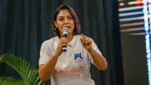Em comentário nas redes sociais, ex-primeira-dama ironiza imparcialidade da Polícia Federal