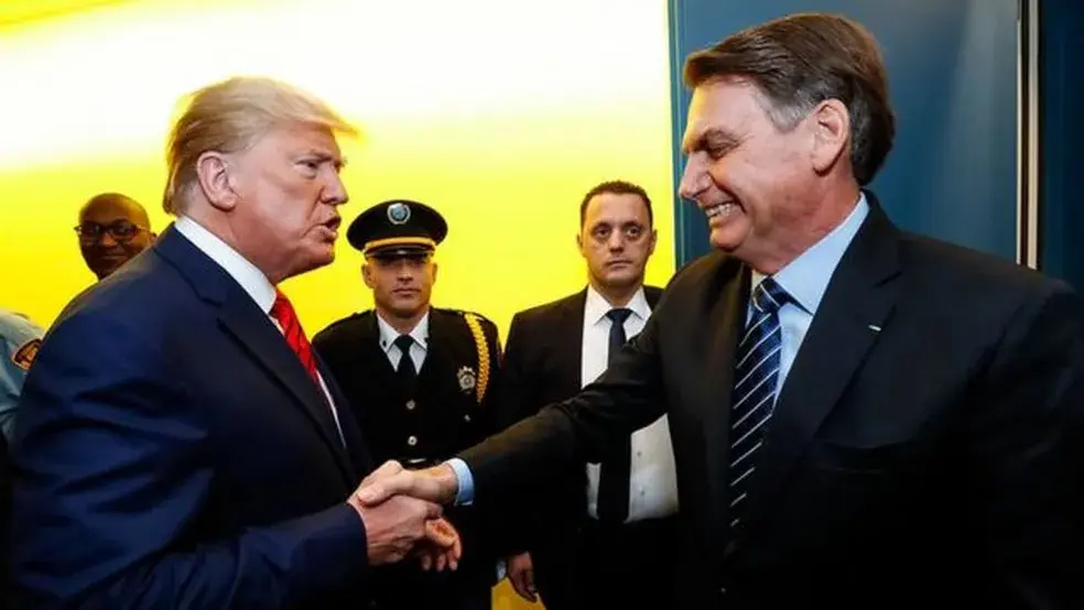 Donald Trump apoia o ex-presidente Jair Bolsonaro (PL) | Foto: Alan Santos/PR via BBC