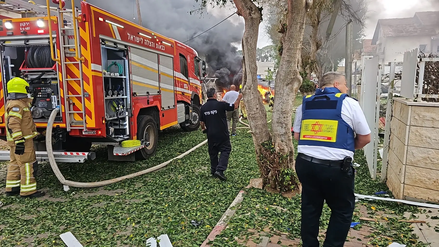 Terroristas do Hezbollah bombardeiam Israel