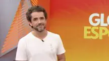 Foto de Felipe Andreoli apresentando o Globo Esporte