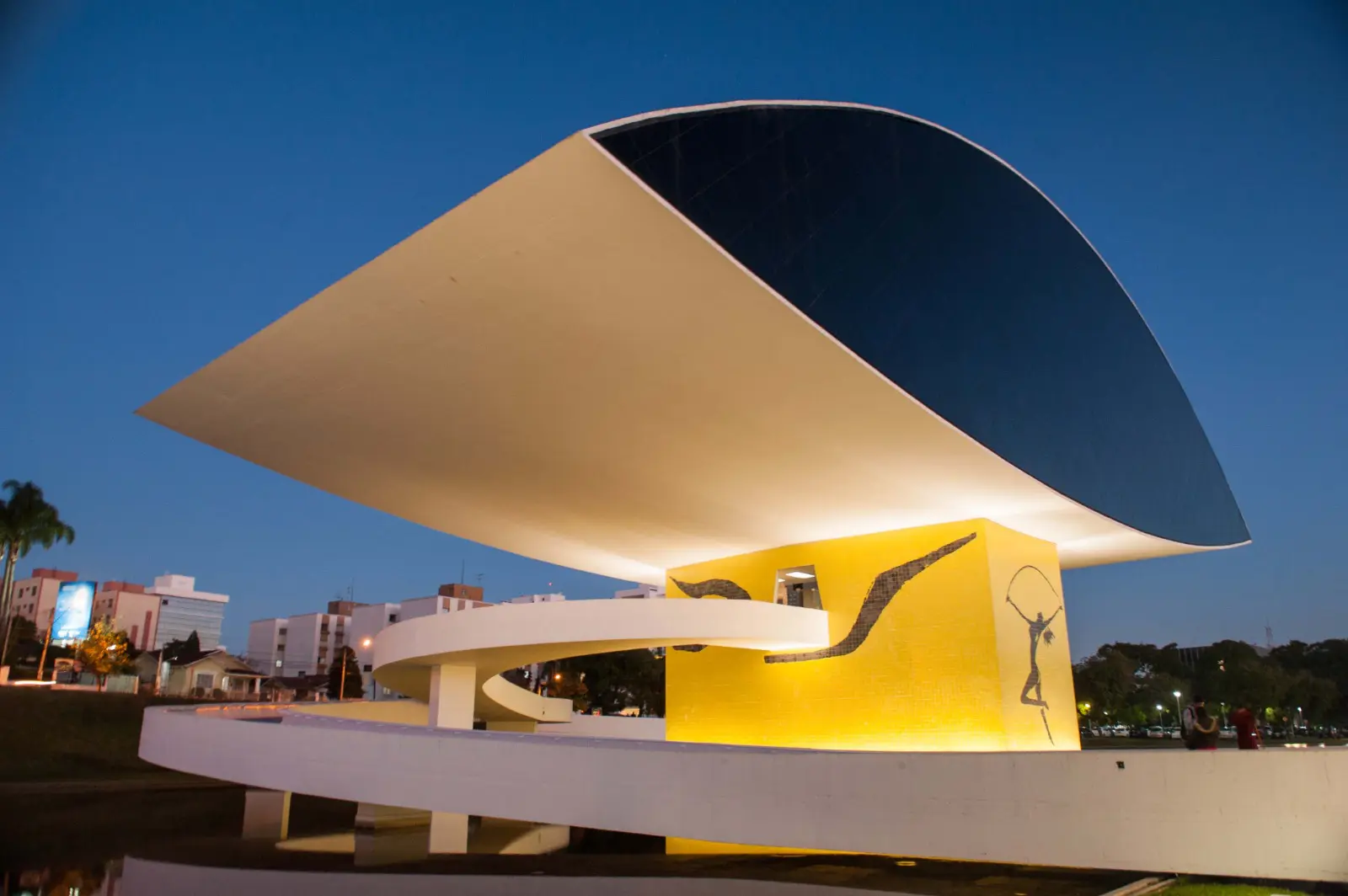 Museu Oscar Niemayer, em Curitiba: evento privado em espaço público | Foto: Divulgação/MON