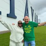 Foto de Jojo Todynho e Luciano Hang, dono da Havan