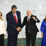 esqueO presidente Luiz Inácio Lula da Silva e a primeira-dama, Janja Lula da Silva, recebem o presidente da Venezuela, Nicolás Maduro, e sua esposa, Cilia Flores, no Palácio do Planalto | Foto: Marcelo Camargo/Agência Brasilrda