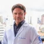O médico Josias Caetano dos Santos: apesar dos relatos recorrentes de negligência, além de denúncias na justiça, profissional continuou trabalhando | Foto: Reprodução/Redes sociais
