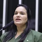A deputada Michele Collins apresentou projeto para permitir cultos nas escolas | Foto: Mário Agra/Câmara dos Deputados