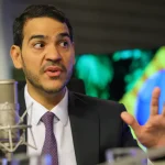 AGU quer processar coronel da reserva por mandar mensagens no WhatsApp