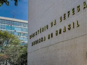 Prédio do Ministério da Defesa, Marinha do Brasil, do governo brasileiro, na Esplanada dos Ministérios, em Brasília