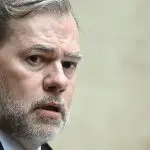 Ministro Dias Toffoli, durante sessão no STF para discutir a responsabilidade das plataformas digitais pelos conteúdos considerados criminosos postados pelos usuários (4/12/2024) | Foto: Ton Molina/Fotoarena/Estadão Conteúdo