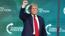 Donald Trump foi eleito presidente dos Estados Unidos em 2024 e retorna ao cargo a partir de 2025