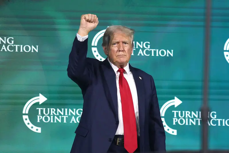 Donald Trump foi eleito presidente dos Estados Unidos em 2024 e retorna ao cargo a partir de 2025