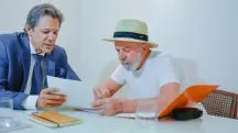 Presidente da República, Luiz Inácio Lula da Silva, durante reunião com o Ministro da Fazenda, Fernando Haddad, em São Paulo, em alusão à matéria sobre o déficit público em função dos juros
