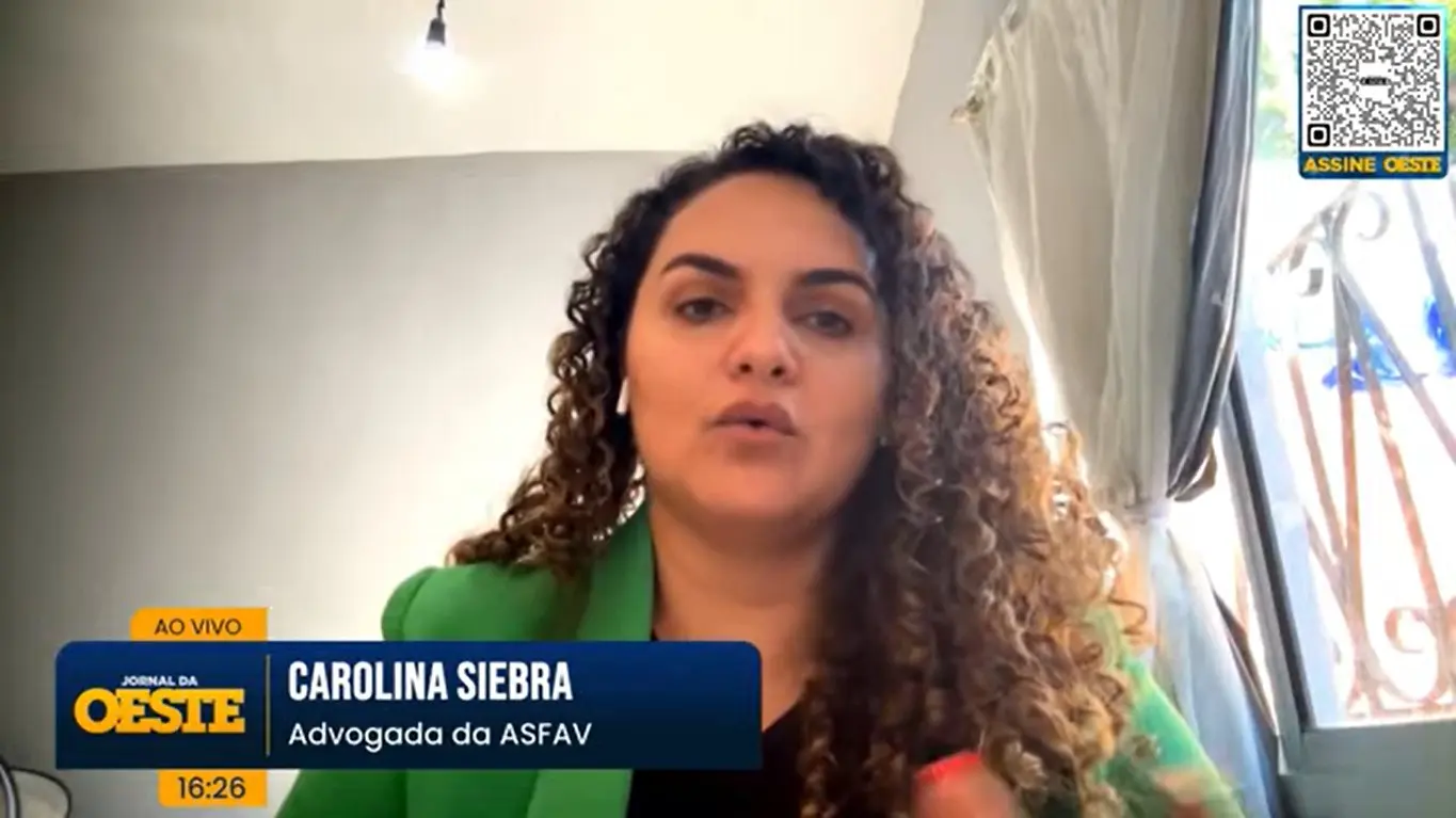 A advogada Carolina Siebra representou a Associação dos Familiares e Vítimas do 8 de Janeiro (Asfav) no CPAC, que ocorreu nesta quarta-feira, 4, na Argentina | Foto: Reprodução/Revista Oeste