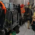 Nos alojamentos, havia 31 trabalhadores dividindo um único vaso sanitário | Foto: Divulgação/Grupo Especial de Fiscalização Móvel (GEFM) da Subsecretaria de Inspeção do Trabalho (SIT)