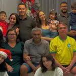 Michelle e Bolsonaro juntos da família e dos amigos | Foto: Reprodução/Instagram