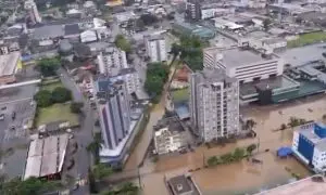 Chuva intensa causa inundação no Estado de Santa Catarina