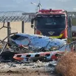Muro atingido pelo Boeing 737-800 que explodiu depois da tentativa de um pouso forçado às 21h (horário de Brasília) deste sábado, 28, na Coreia do Sul | Foto: Reprodução/Twitter/X