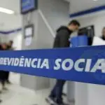 O salário mínimo, atualmente de R$ 1.412, será ajustado para R$ 1.518, representando um aumento de R$ 106 — ou 7,5% | Foto: Reprodução/Agência Brasil