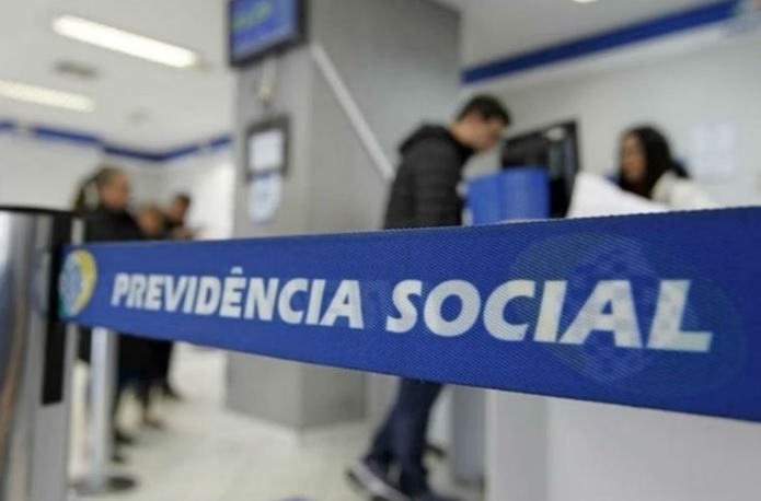 O salário mínimo, atualmente de R$ 1.412, será ajustado para R$ 1.518, representando um aumento de R$ 106 — ou 7,5% | Foto: Reprodução/Agência Brasil