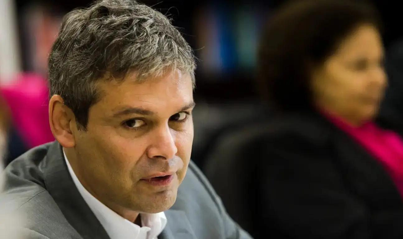 Lindbergh Farias afirmou que Galípolo deve focalizar inicialmente na estabilização do câmbio antes de desacelerar a economia por causa das taxas de juros | Foto: Marcelo Camargo/Agência Brasil