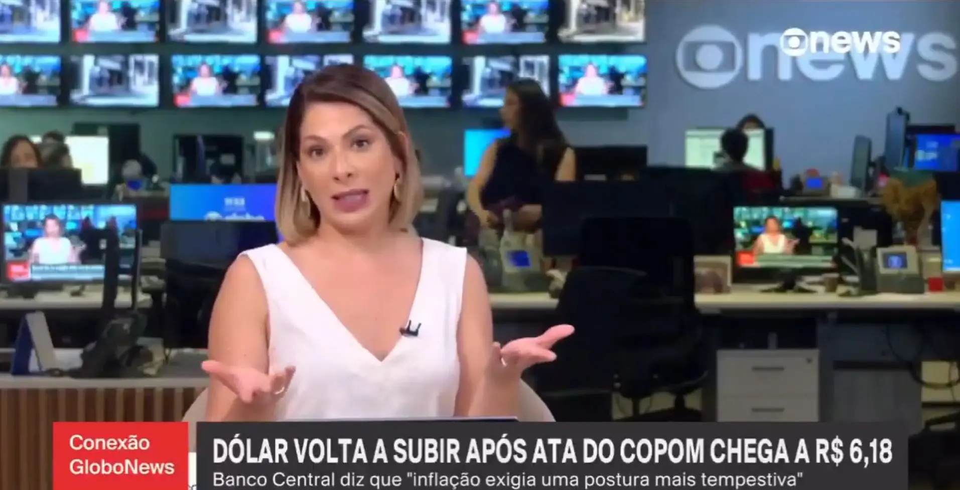 A jornalista Daniela Lima culpou memes pela alta do dólar | Foto: Reprodução/Redes sociais