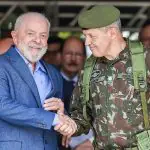 Nomeado pelo presidente Lula da Silva, o comandante do Exército, brigadeiro Tomás Ribeiro Paiva vive o desafio de trabalhar com uma corporação carente de recursos: dinheiro apenas para pagar contas básicas | Foto: Ricardo Stuckert/PR