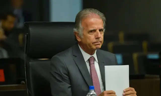 Múcio pode deixar Ministério da Defesa