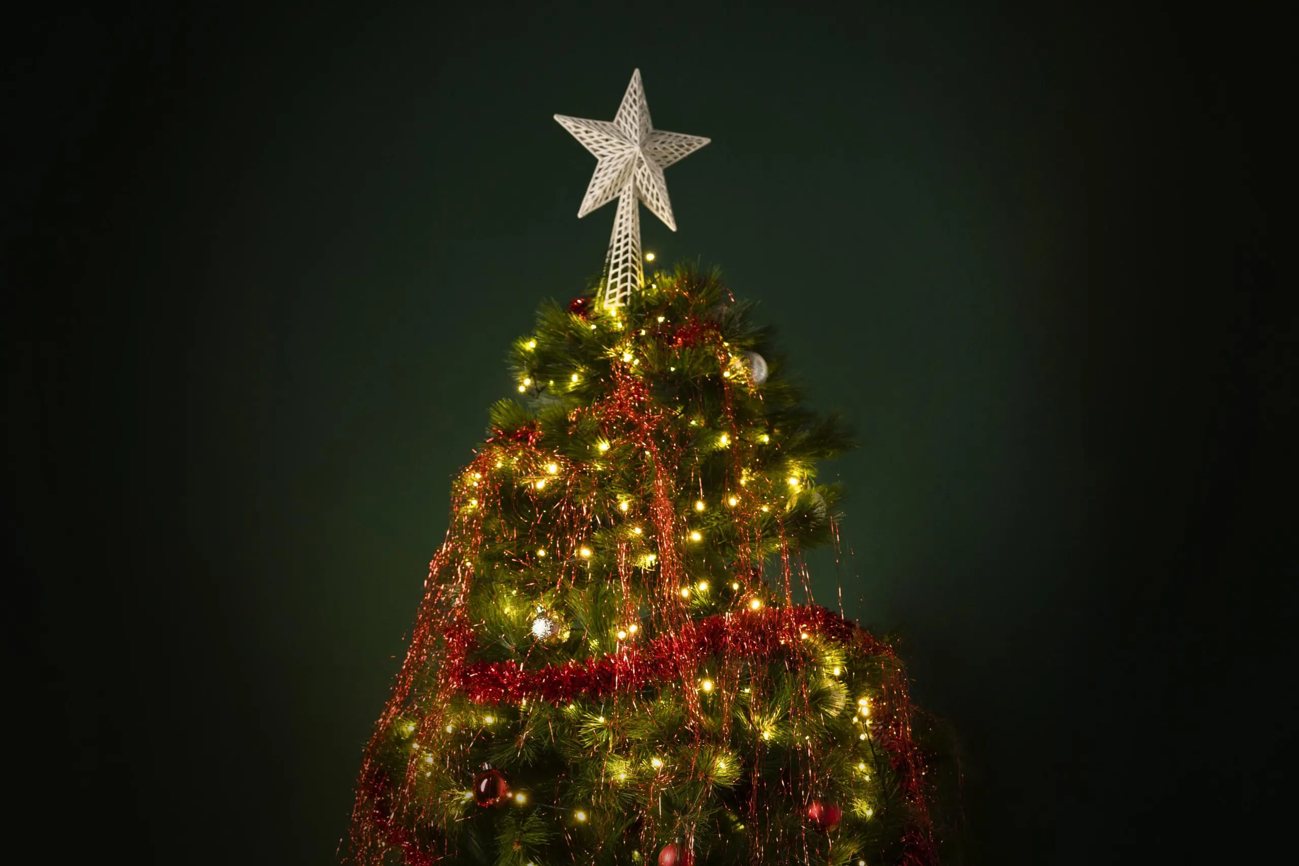 Atualmente, o Natal é celebrado mundialmente como uma mistura de tradições religiosas e pagãs | Foto: Reprodução/Freepik