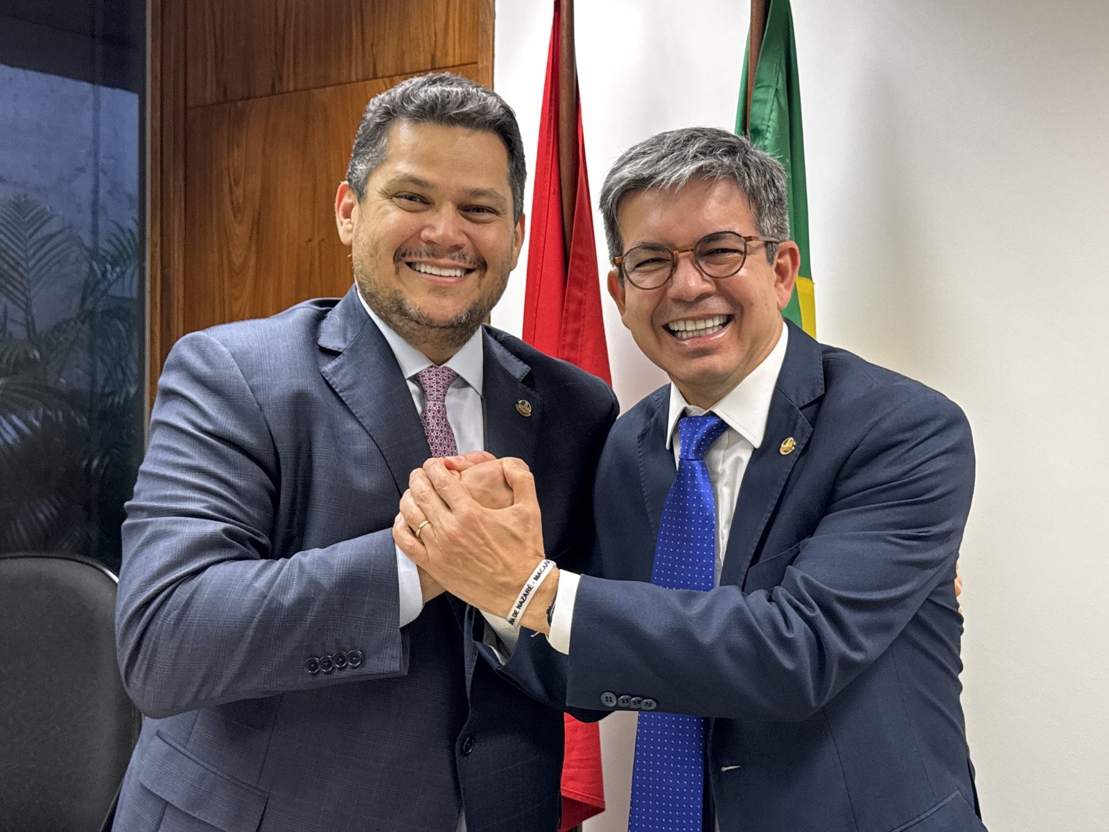 Davi Alcolumbre (União Brasil/AP), candidato à presidência do Senado com o apoio de Randolfe Rodrigues (PT/AP): esquerda trabalha por manter um Legislativo alinhado ao Judiciário | Foto: Reprodução/Twitter/X