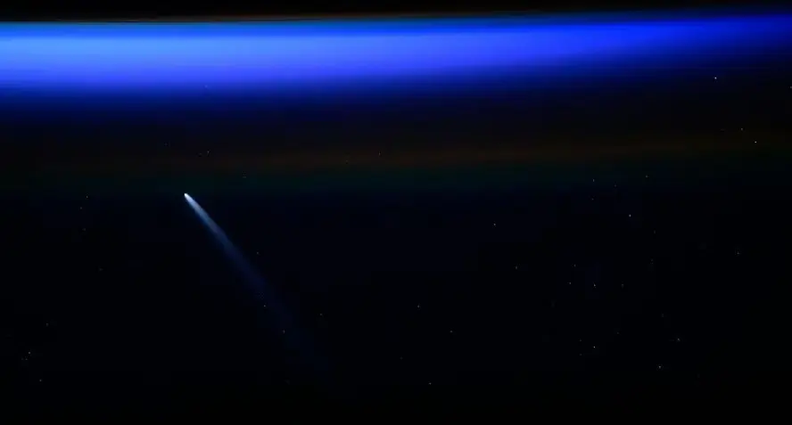 Um cometa se aproximando a 44 milhões de milhas de distância da Terra | Foto: Divulgação/Nasa
