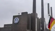 Essas greves, temporárias e destinadas a pressionar a empresa durante as negociações, ocorreram em nove das dez fábricas da Volkswagen na Alemanha | Foto: Reprodução/Twitter/X